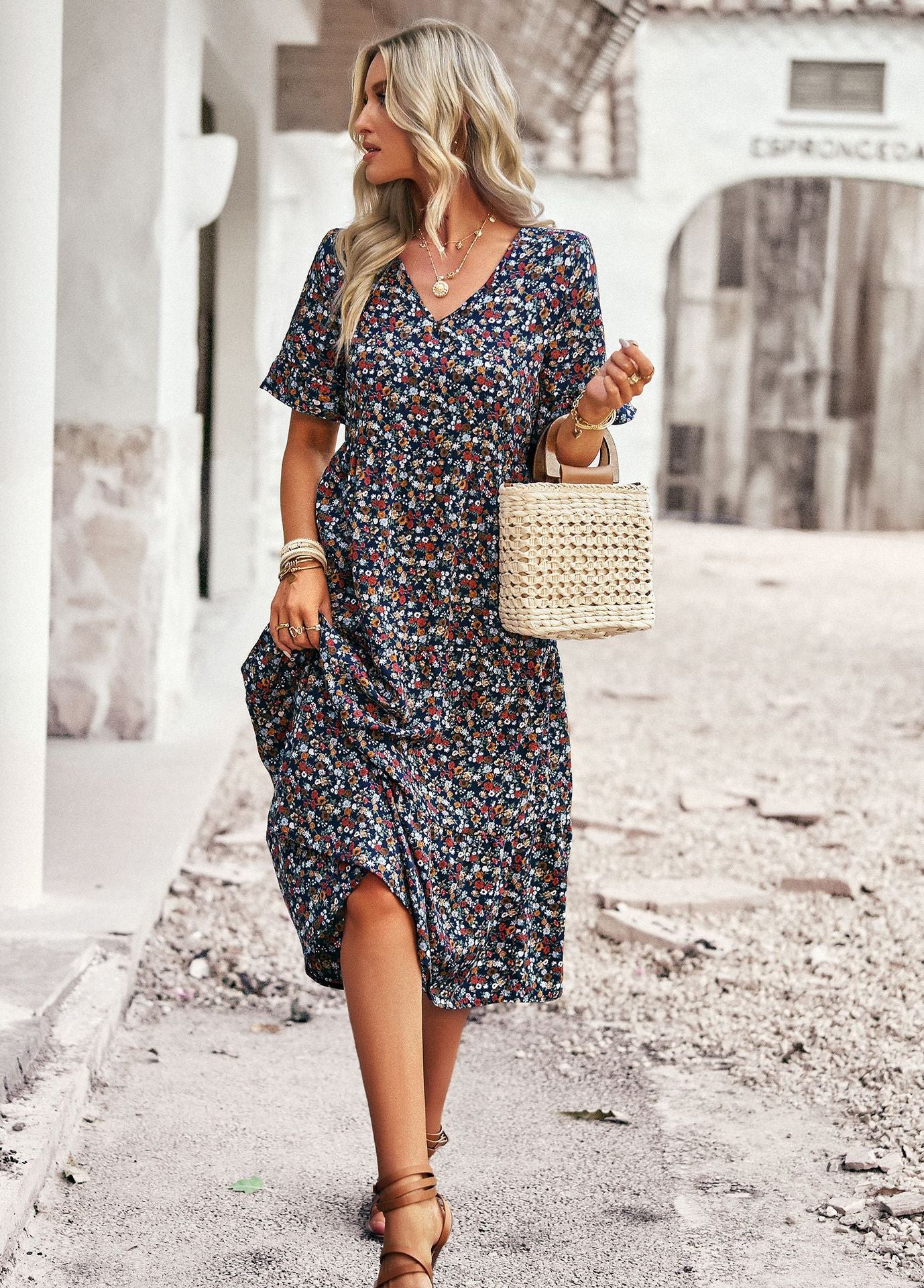 Eleonora Tibeni™ - Bleib cool und schick mit diesem Kleid